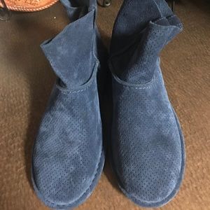 NWOB Women’s UGGS. Size 8